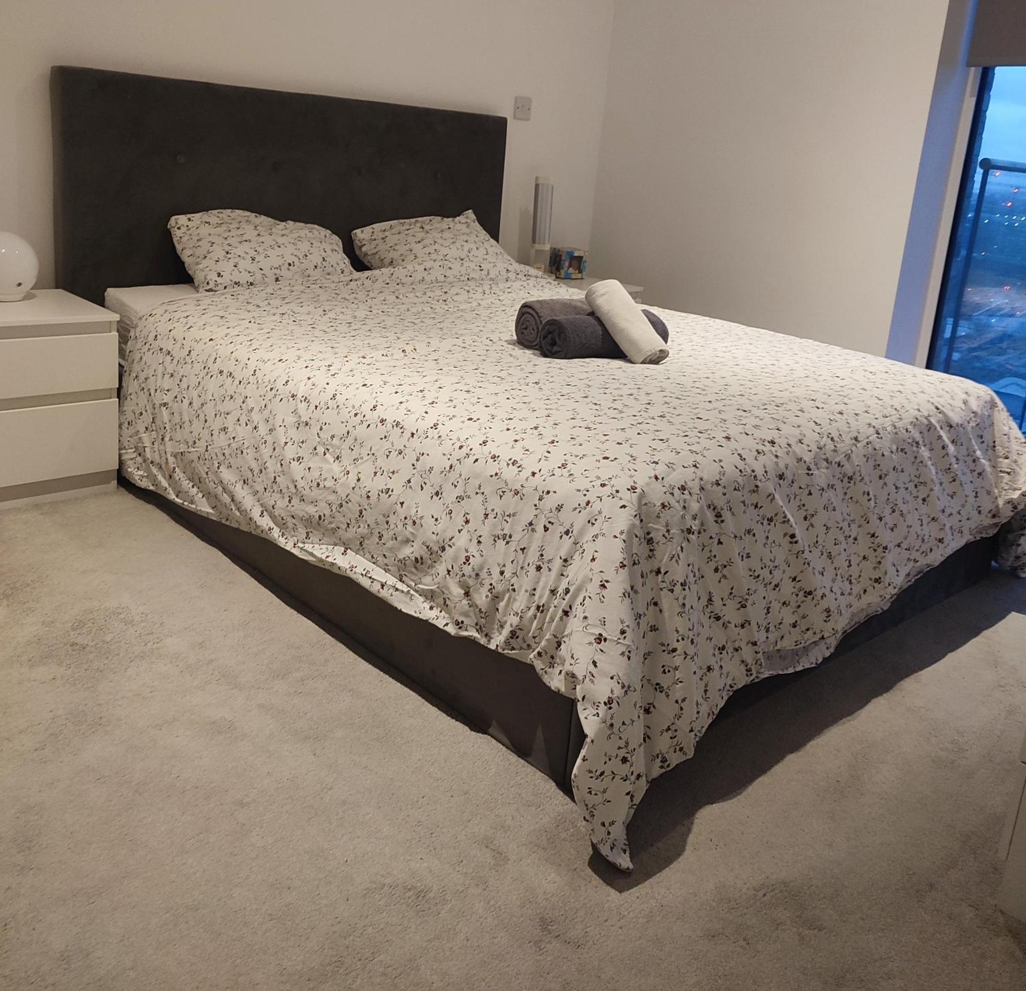 לונדון 2 Bedroom 2 Bath 1 Ensuite In Roya Asenal Beautiful Views & Parking מראה חיצוני תמונה